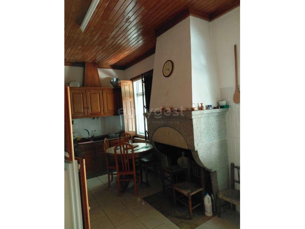 Fantástica Moradia T4 com Terreno no Coração de Freixo de Espada à ... - Grande imagem: 4/33