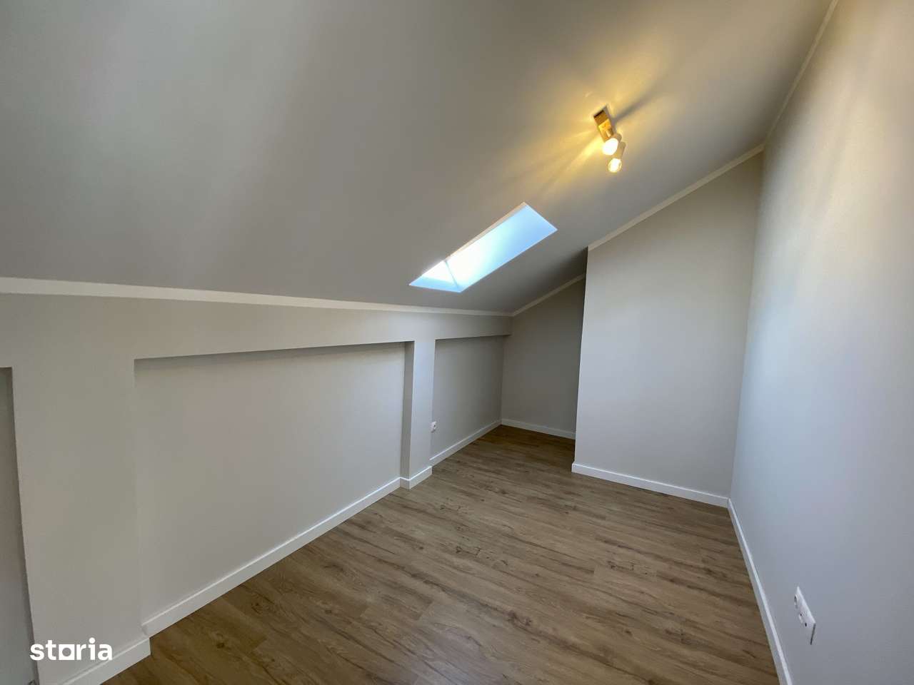 Penthouse cu priveliste - Finisat la alb, ansamblu nou - Imagine principală: 5/10