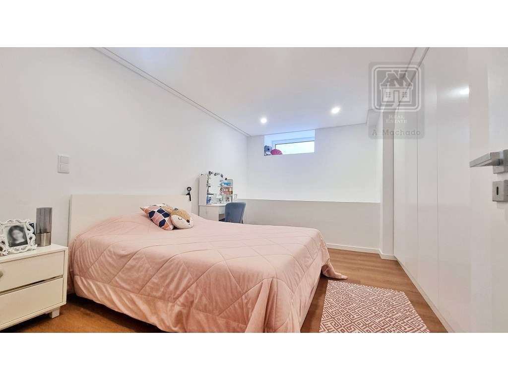 VENDA de APARTAMENTO T2 como NOVO - centro cidade Ponta Delgada (Sã...-22