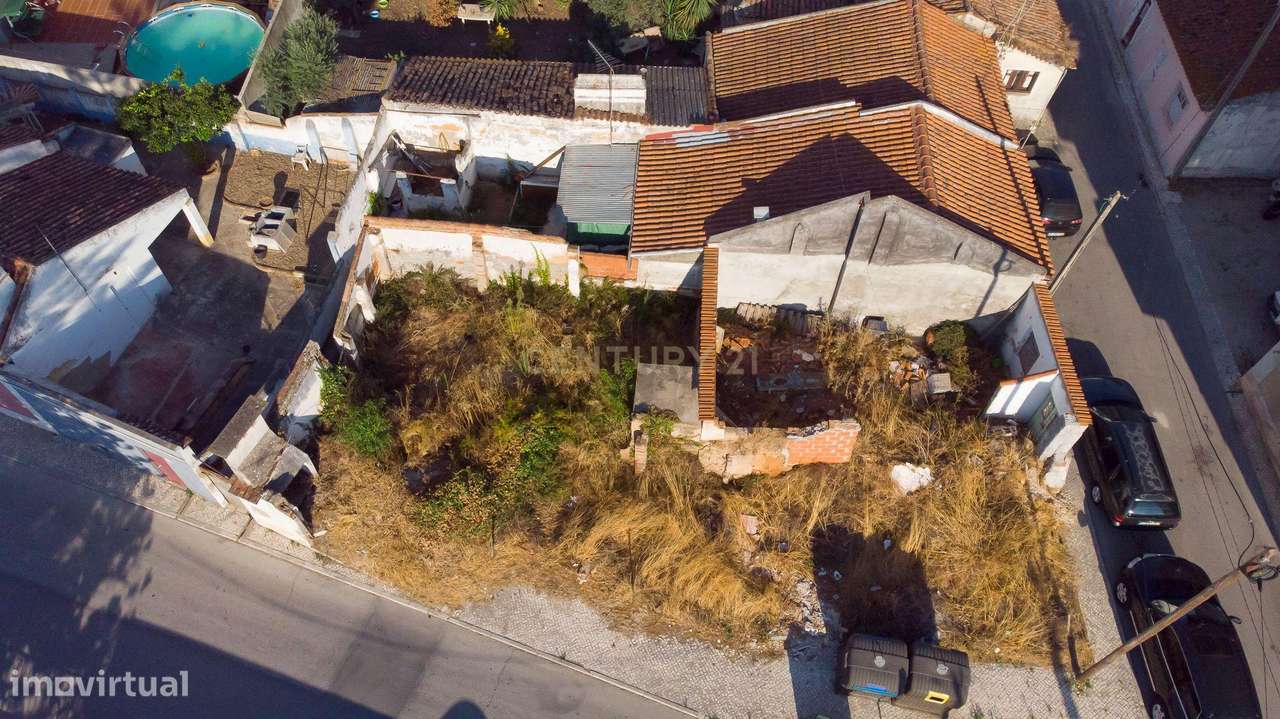 Terreno Urbano de 293m² para Venda no Entroncamento - Grande imagem: 2/12