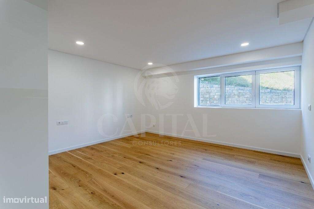 Apartamento T5 Duplex Exclusivo em Primeira Linha de Mar-29