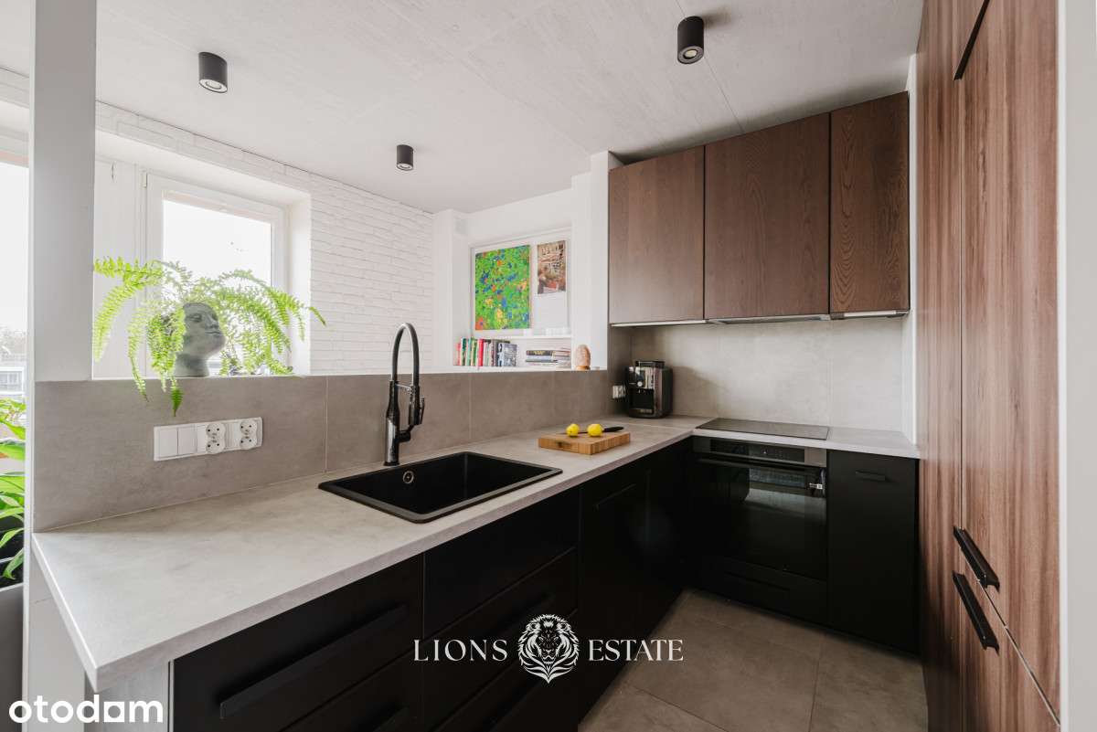 Ściana okien, zieleń i cisza|35m² na Mokotowskiej-7