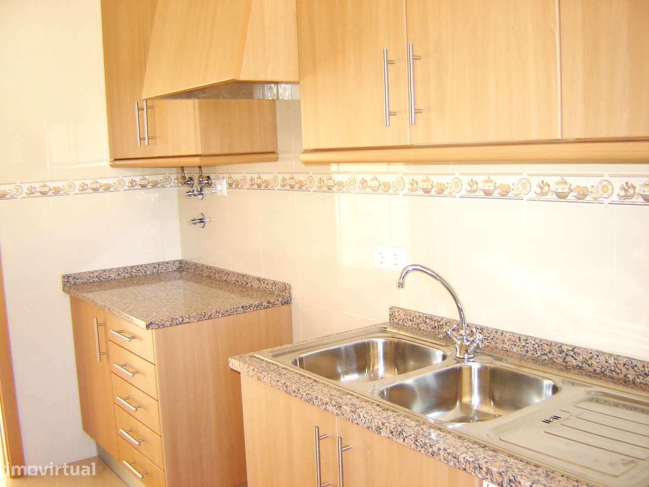 Apartamento T2 com 1 casa de banho em Sintra - Grande imagem: 2/3