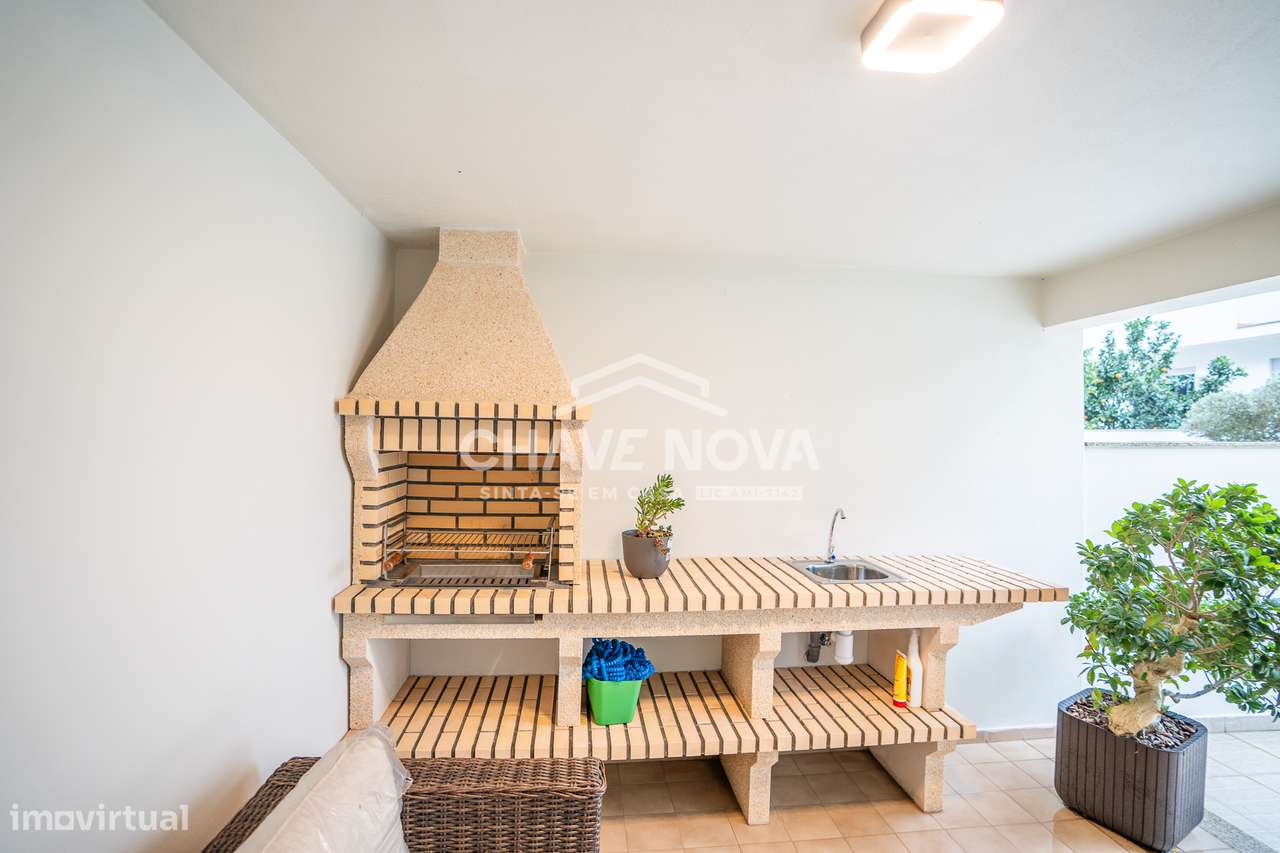 Andar Moradia T3 em S. Mamede do Coronado - Como Novo-25