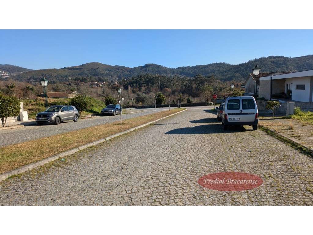 Lote para moradia individual no Pico, Vila Verde.-9