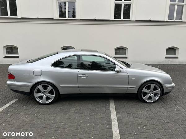 Mercedes-Benz CLK 320 - 15