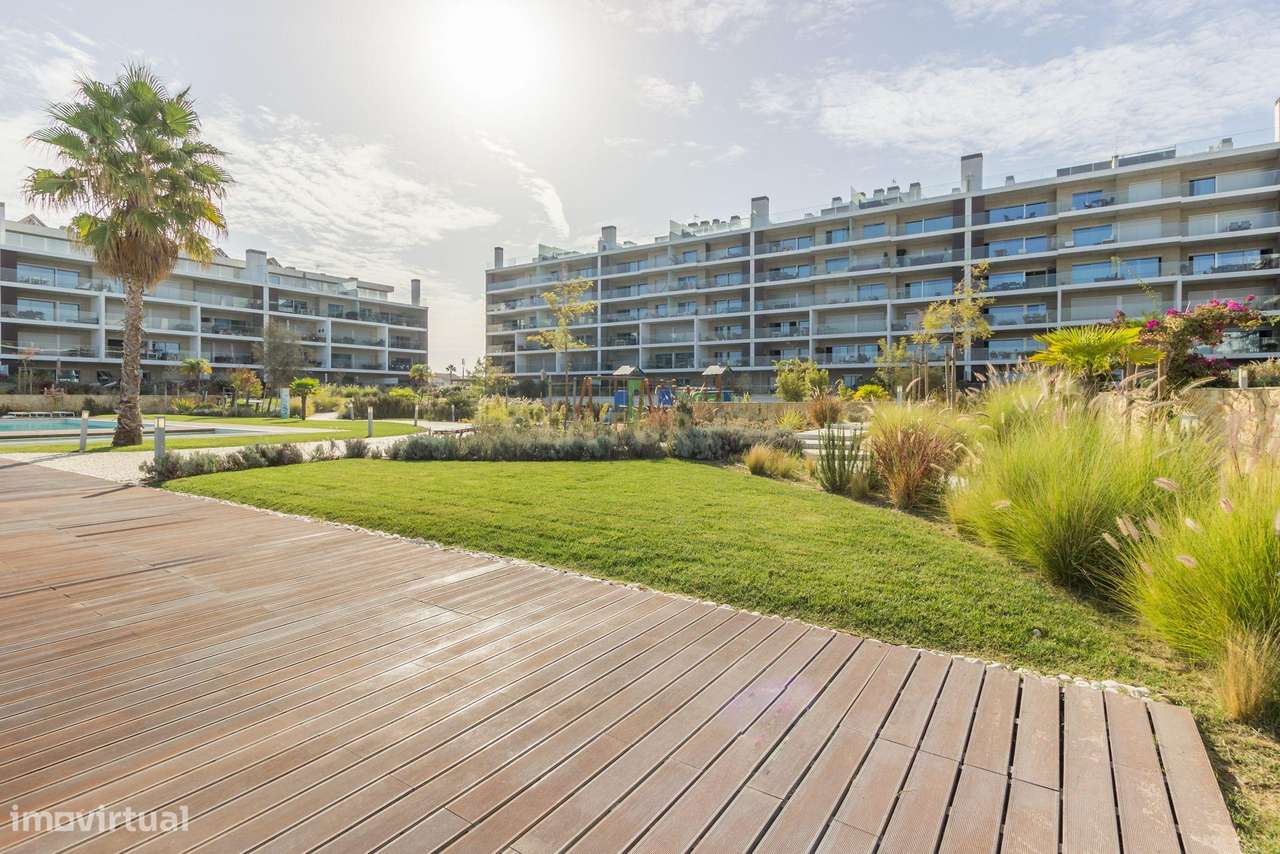 T4 em Condomínio Fechado com Vista Rio - Alcochete-10