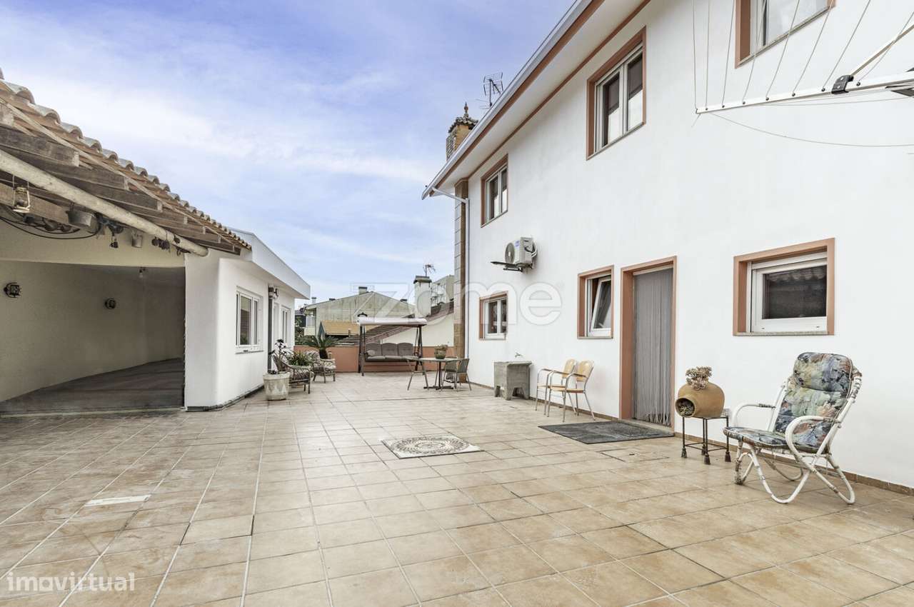Moradia T4 com anexos, piscina e terreno em Rio Tinto, Porto - Grande imagem: 5/60