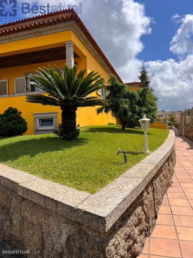Moradia T4 - 4 Suites - Possib. Permuta - Ribeirão-7