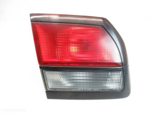 LAMPA TYŁ LEWA WEWNĘTRZNA MAZDA 626 V (GF) 1997 - 2002 2.0 (GFER) 85 kW [115 KM] benzyna 1997 - - 4