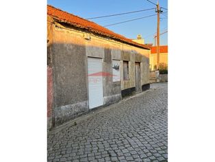 Oportunidade casa térrea para restauro em Mira Arcozelo Gaia