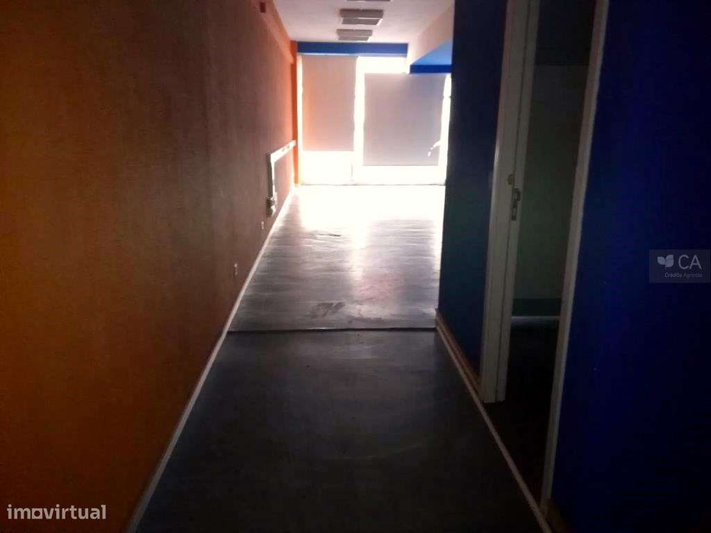 Loja com 72,5m² para venda, situada no centro da cidade do Porto - Grande imagem: 4/6