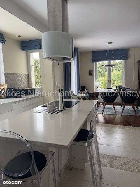 Dom, 270 m², Warszawa-4