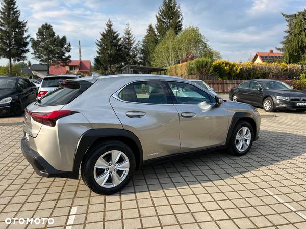 Lexus UX 250h (E-FOUR) Luxury Line - 11