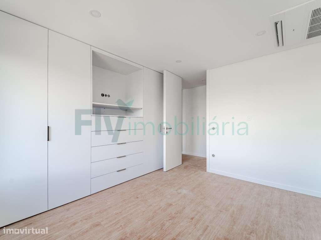 Apartamento T3 com Excelentes Áreas em Zona Central de Lousada-27