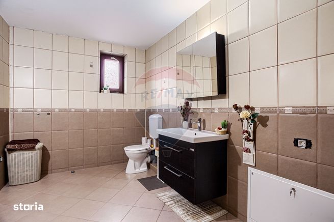 Vilă cu 6 camere de vânzare în Zimandcuz/Arad-15