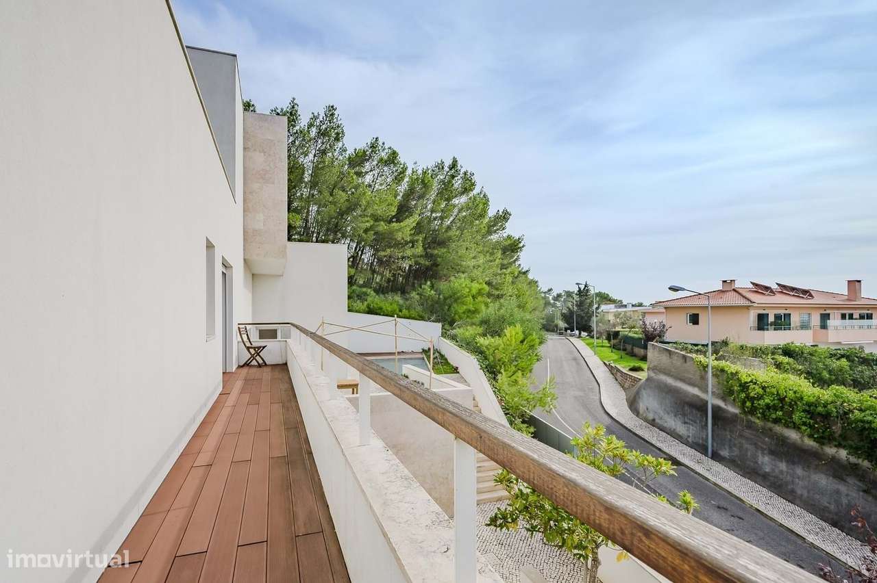 Moradia T4 com Piscina e Terraços Panorâmicos, Parede-34