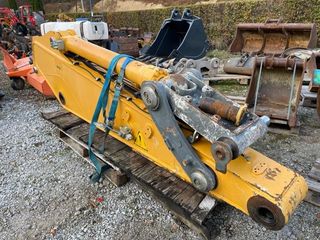Antebrat Excavator Liebherr R906