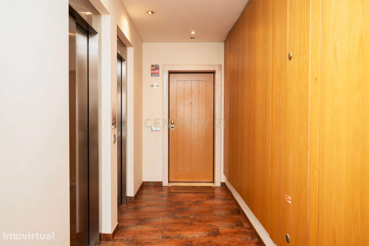 APARTAMENTO T4 DE SONHO NA AMORA | SEIXAL-30