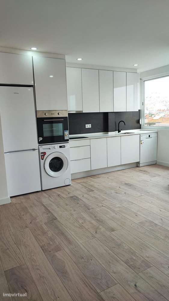 T4 Totalmente Remodelado na Amadora-2