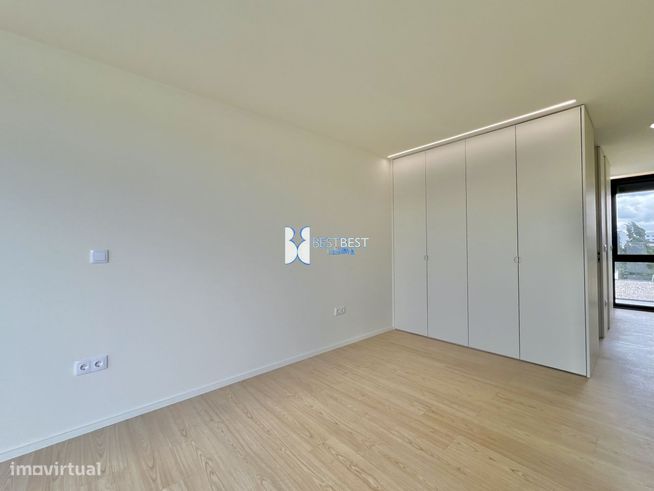 MORADIA INDIVIDUAL DE LUXO T3, DUAS SUITES, NOVA, CONCLUIDA,NA TROFA-13