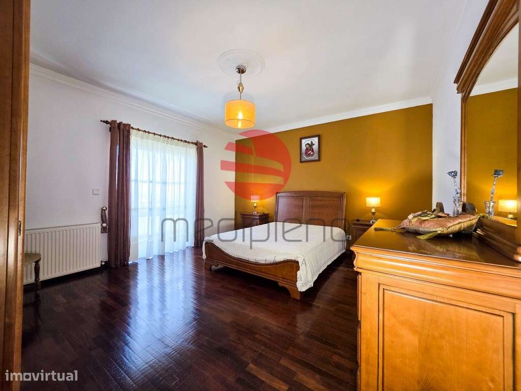 MORADIA T6 C/ GARAGEM-7