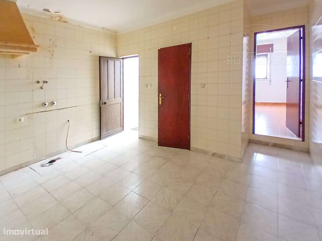 Moradia unifamiliar T2 de rés-do-chão - Grande imagem: 5/14