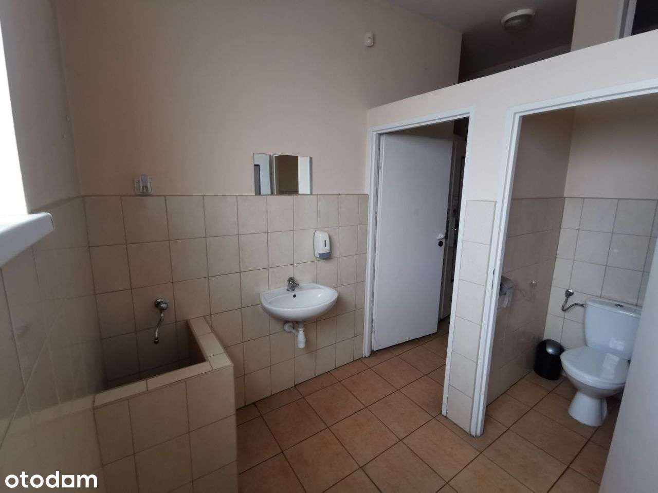 Lokal użytkowy na Hali Targowej- Złotów-10