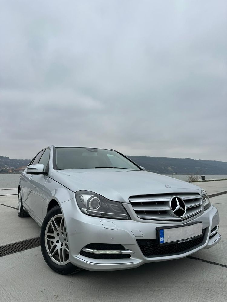 Mercedes-Benz C W204 [2007 - 2015] 200 (BlueEFFICIENCY) 7G-TRONIC Avantgarde 2012