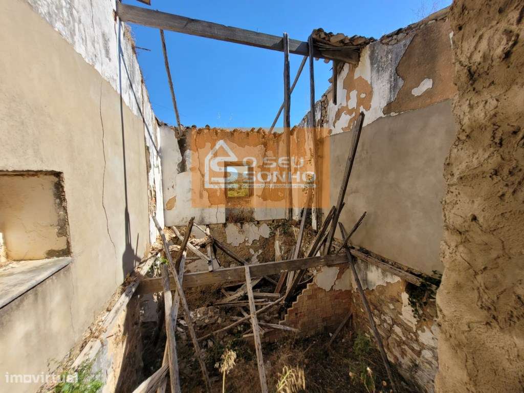 Terreno com Projecto Aprovado para Moradia T3 com Piscina - Grande imagem: 4/13