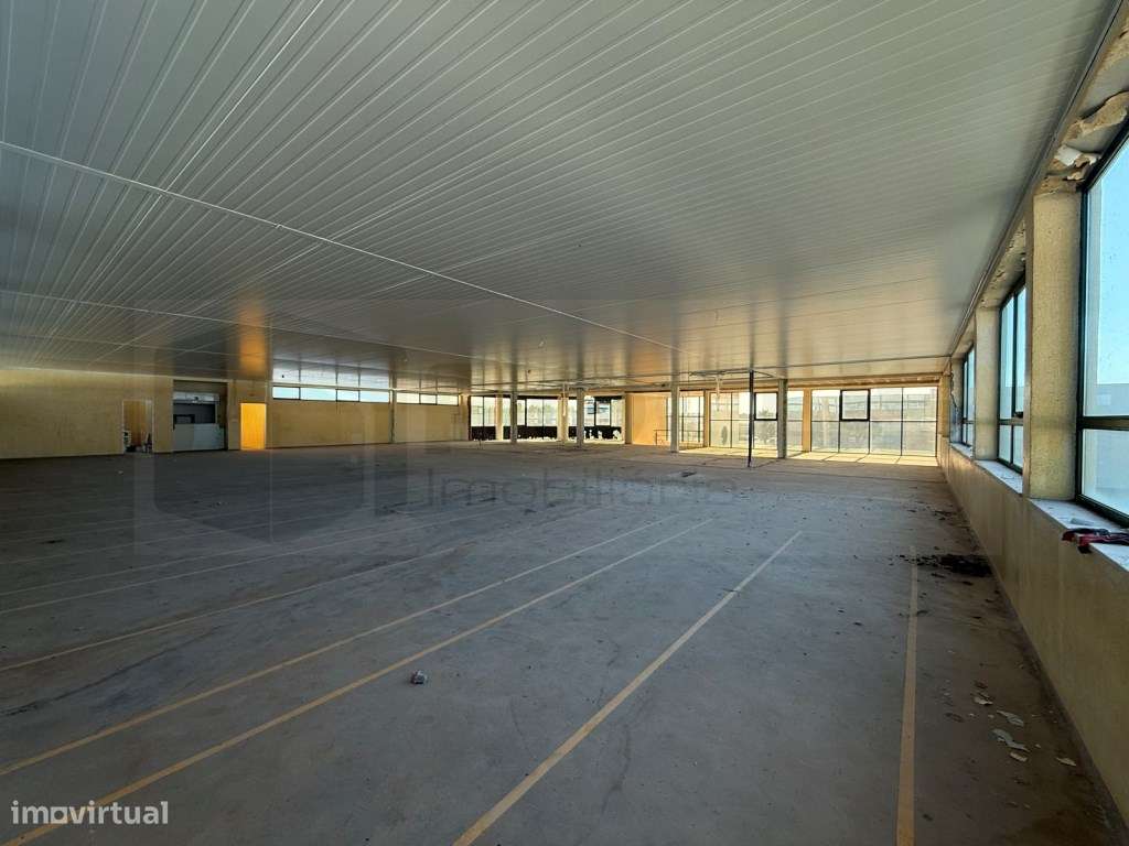 Armazém para venda - Zona Industrial da Mota- Gafanha da Encaração - Grande imagem: 5/21