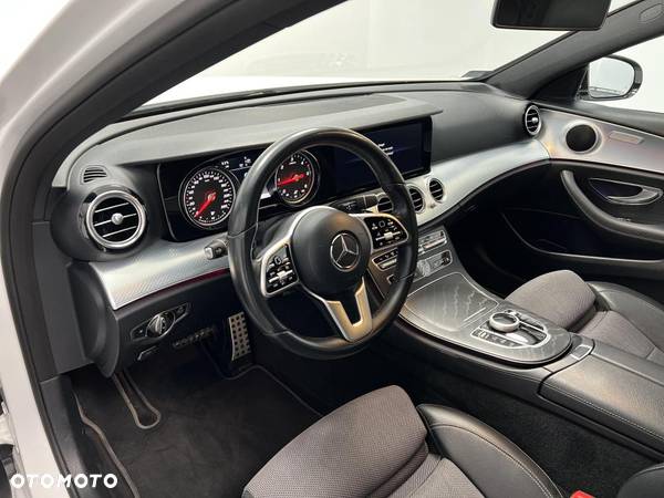 Mercedes-Benz Klasa E 300 d 9G-TRONIC - 9