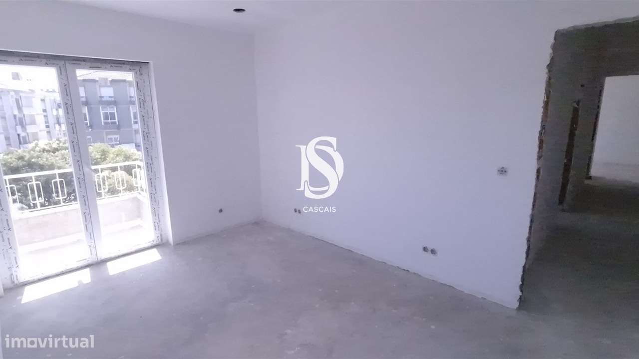 T3 Renovado no Cacém | Design Moderno e Localização Privilegiada-13