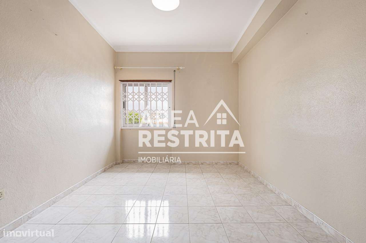 Apartamento T3 Alto do Seixalinho,  Barreiro-17