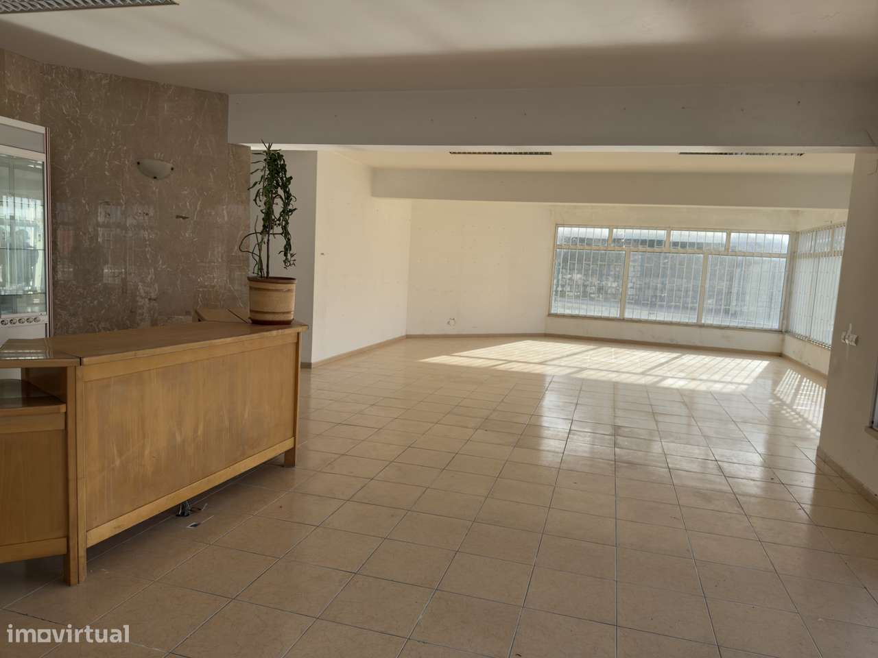 Armazém próximo de Pombal com 800 m² + escritórios (2 pisos) - Grande imagem: 5/19