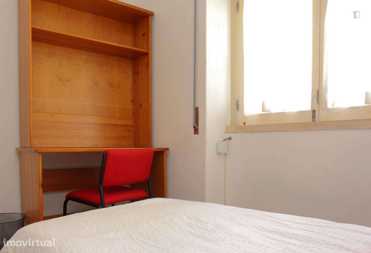 Quarto - localizado em Bairro do Sol Coimbra - Grande imagem: 2/28