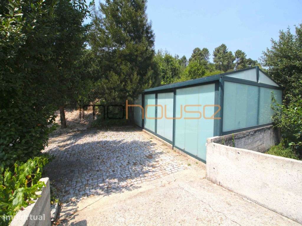 Quinta com Casa Remodelada e Antigo Moinho de Água Junto a Ribeiro-34