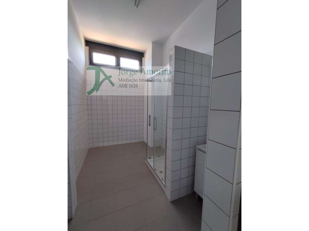 Armazém industrial 1600 m2. Aceso A1 a 500 mt.-9