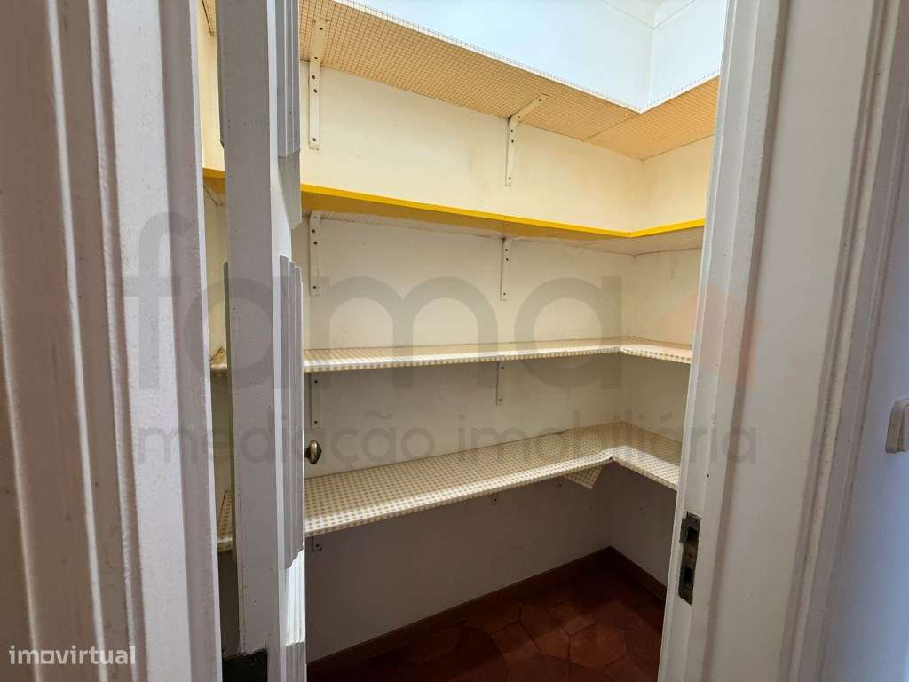 APARTAMENTO T4 EM OEIRAS-23