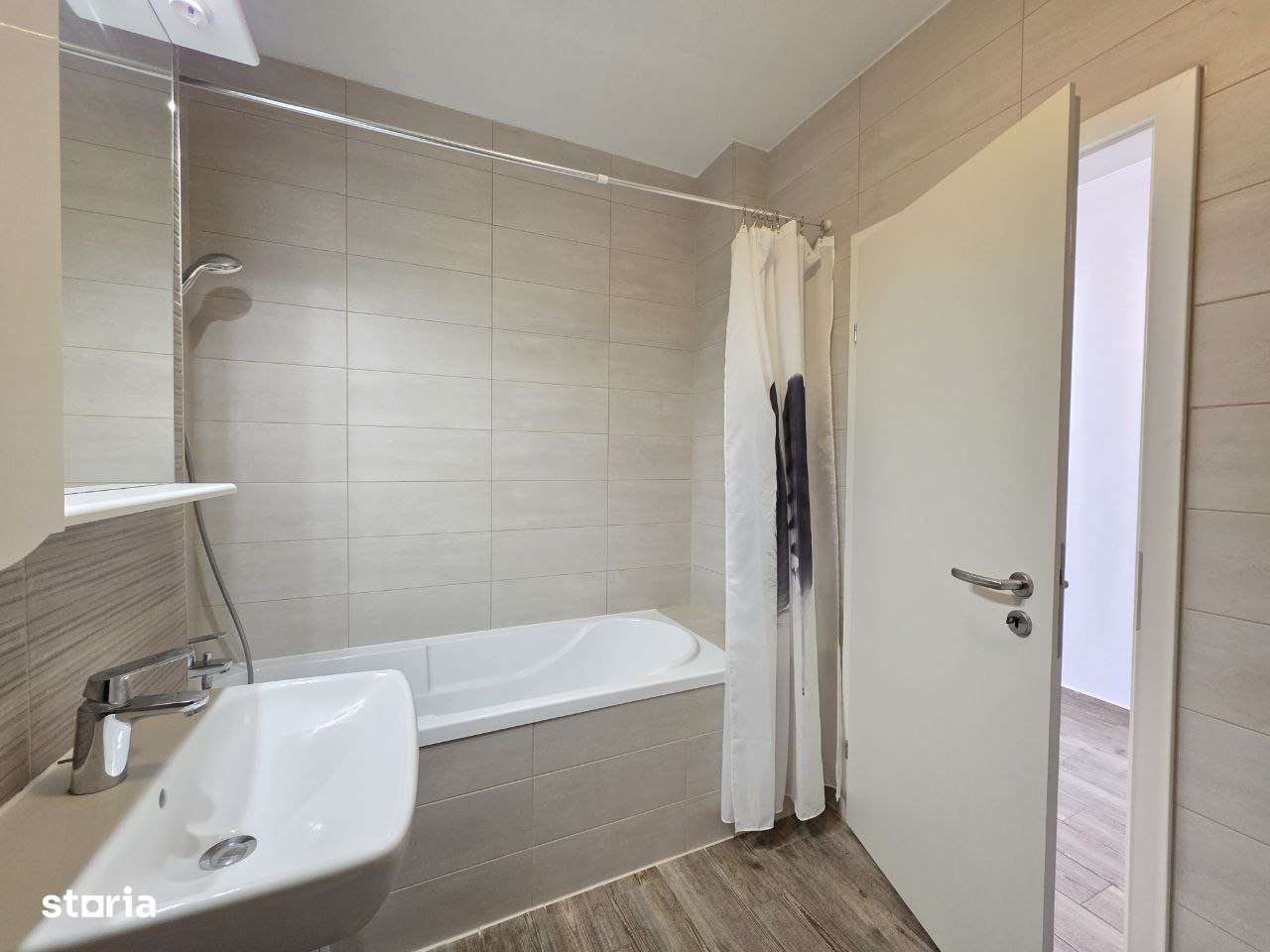 Apartament 2 camere + birou, parcare si boxa de vanzare Avantgarden 3-17