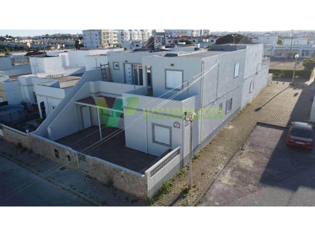 Moradia M5+1 Mexilhoeira Carregação, Completamente Renovada Com Gar... - Grande imagem: 3/55