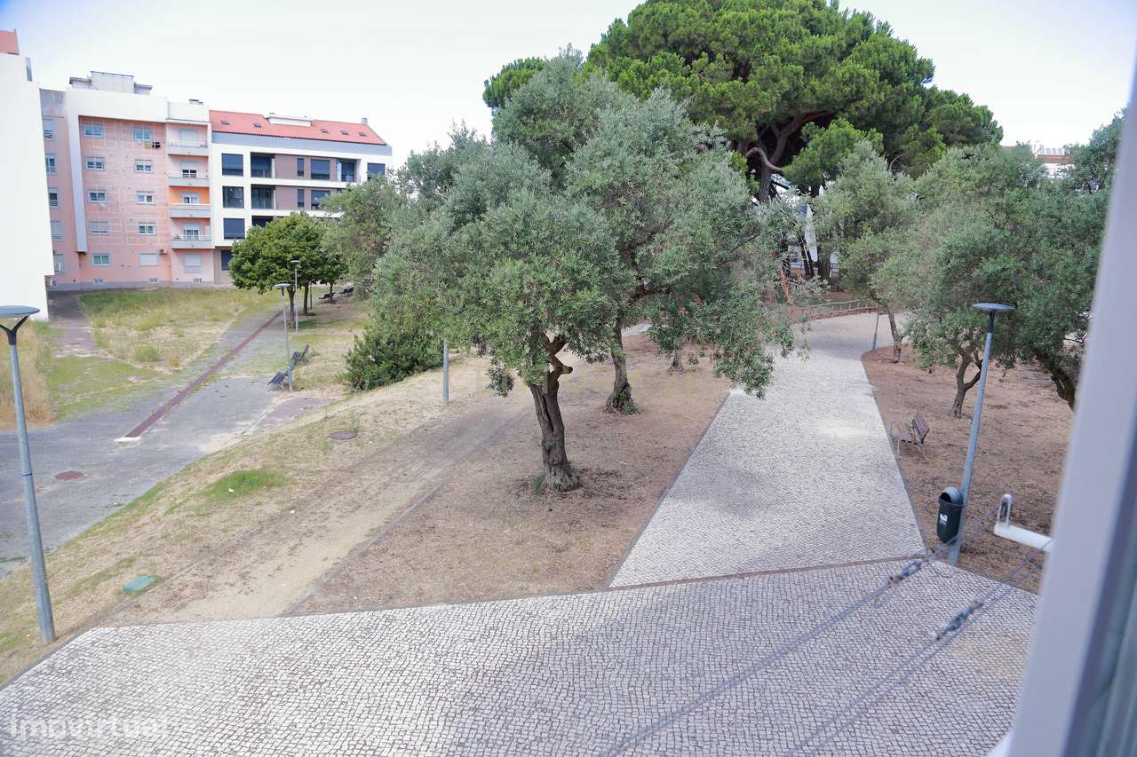 Apartamento T2, 1º andar na Qta. Courela, Paio Pires - Seixal-5
