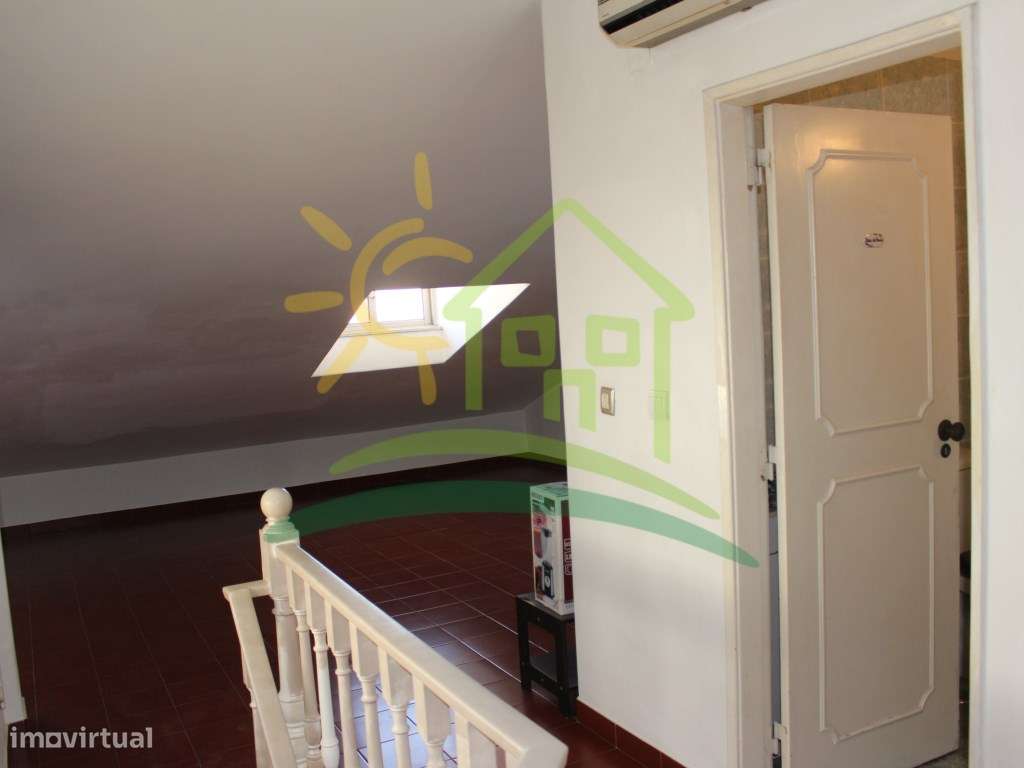 Apartamento T3+2 em Olival Basto - Oportunidade Única com Sótão-36