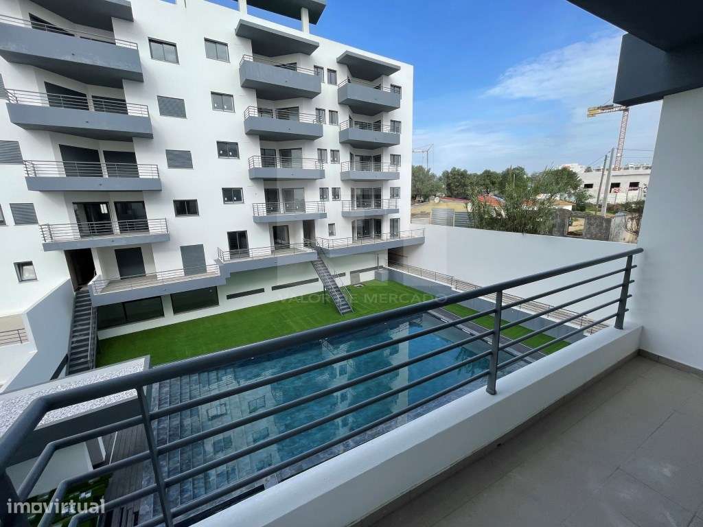APARTAMENTO T3 COM PISCINA, GARAGEM E ARRECADAÇÃO - OLHÃO - FARO-11