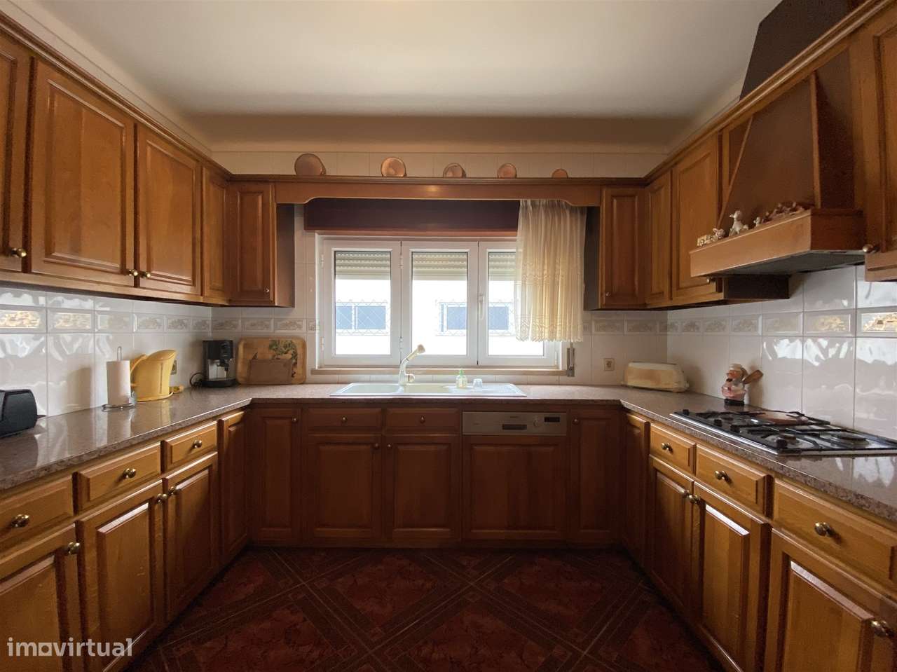 Moradia T5 / Ribeira de Baixo / Porto de Mós - Grande imagem: 3/38