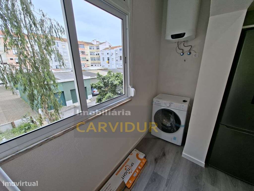 Baixa da Banheira T2 totalmente remodelado - Grande imagem: 5/22