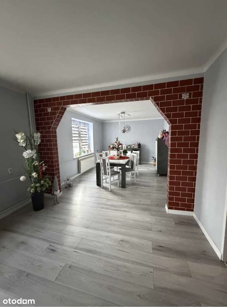 Przestronny dom z garażem i ogrodem w mieście - Pełny obrazek: 5/16