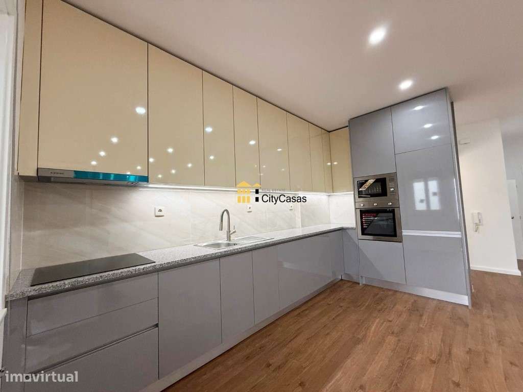 T3 Renovado c/ Garagem em Águas Santas - Grande imagem: 3/24