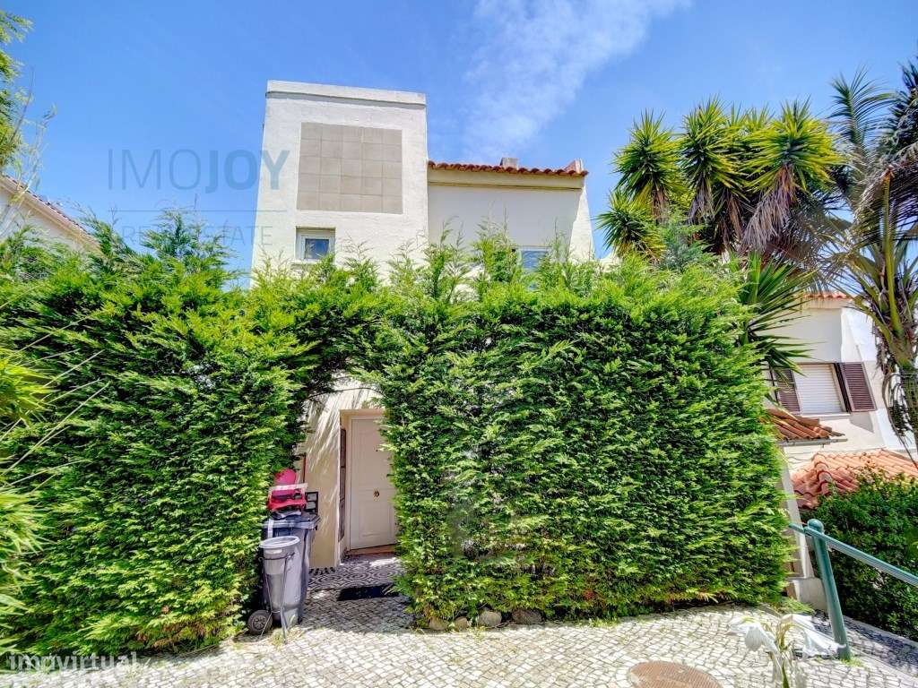 Charmosa Moradia T3 com Vista Mar no Alto do Lagoal-23