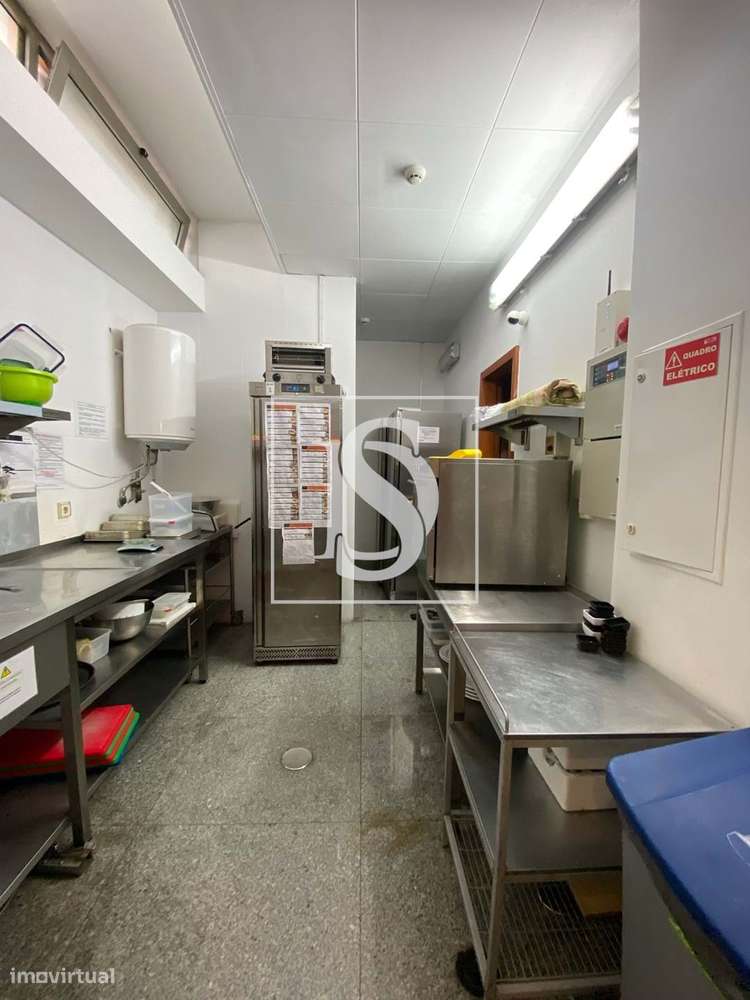 Trespasse restaurante/hamburgueria em Braga — Oportunidade Única de In-15